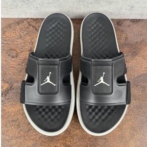 Jordan Hydro 8 Slides – Black Men’s Size 9 NWT Comfort Sand